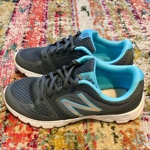Women’s New Balance 575 v2 shoes: Size 8